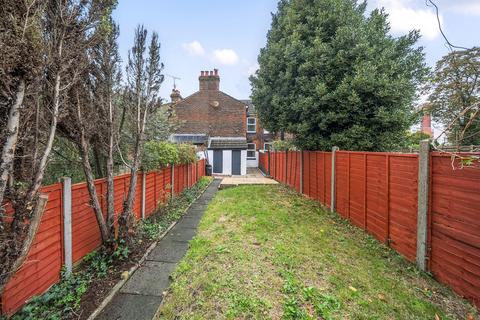 5 Howards Grove, Shirley, Southampton, SO15 5PR