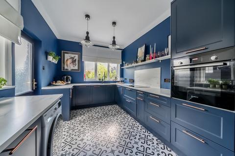 88 Bishops Road, Itchen, Southampton, SO19 2FE