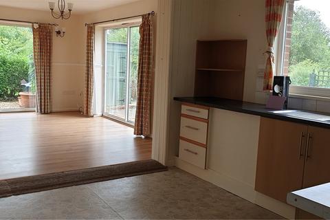 3 bedroom bungalow to rent, Crossgates, Llandrindod Wells, Powys, LD1