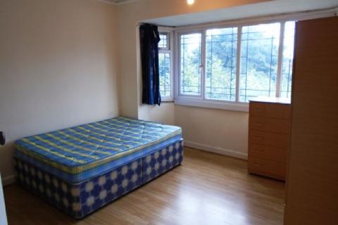 2 bedroom house share to rent, Weoley Court, Birmingham B29