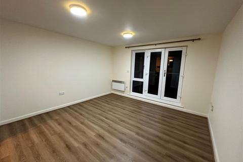 2 bedroom property with land to rent, Mill Street, Slough