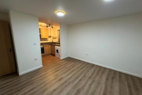 2 bedroom property with land to rent, Mill Street, Slough