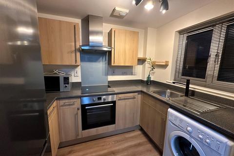 2 bedroom property with land to rent, Mill Street, Slough