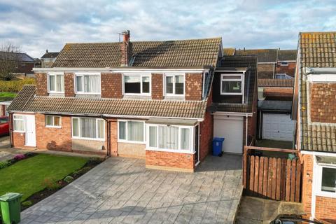 5 bedroom semi-detached house for sale, 17 Runswick Avenue, Whitby