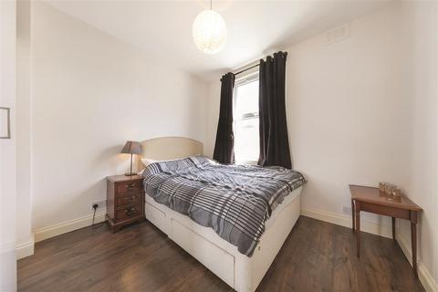 1 bedroom flat for sale, Danehurst Street, SW6