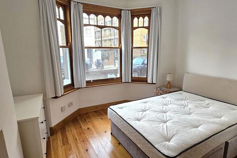 2 bedroom flat to rent, Parfrey Street, London, W6 9EW