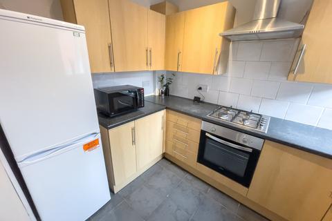 4 bedroom terraced house to rent, Alderson Road, L15 1HG,