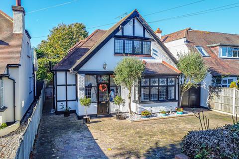 Parkanaur Avenue, Thorpe Bay SS1