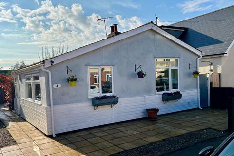 2 bedroom detached bungalow for sale, St. Andrews Road, Felixstowe, IP11