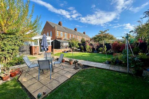 2 bedroom detached bungalow for sale, St. Andrews Road, Felixstowe, IP11