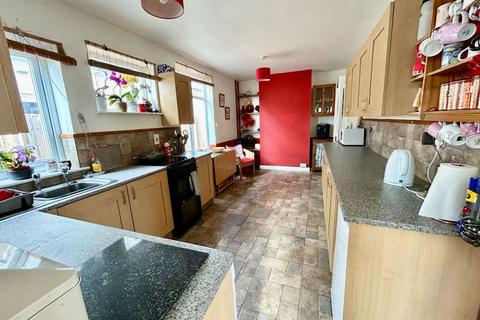 2 bedroom detached bungalow for sale, St. Andrews Road, Felixstowe, IP11