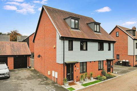 3 bedroom semi-detached house for sale, Dobson Close, West Malling ME19