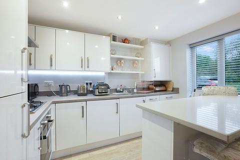 11 Dobson Close, Leybourne, West Malling, ME19 5SQ