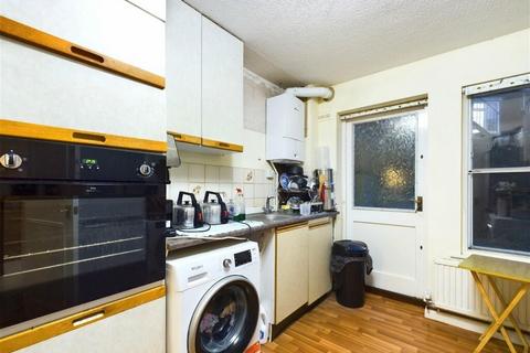 2 bedroom flat for sale, Shelley Road, Worthing, BN11