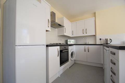 3 bedroom flat to rent, Kings Road, Hampshire PO5