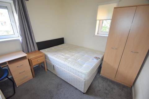 3 bedroom flat to rent, Kings Road, Hampshire PO5