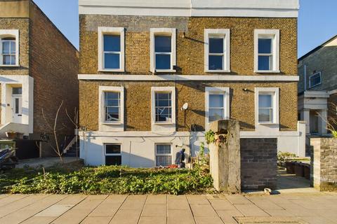 1 bedroom flat for sale, Lausanne Road, Peckham, SE15