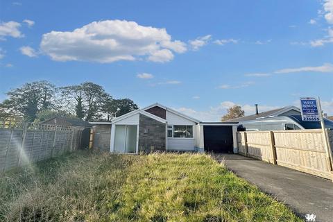 3 bedroom detached bungalow for sale, Glan Morfa, Ferryside