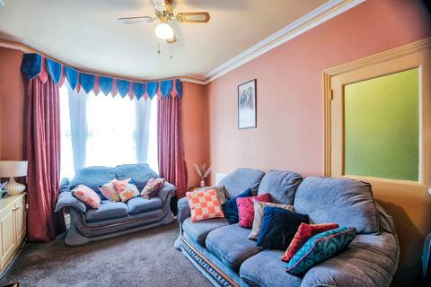 3 bedroom terraced house for sale, Whitehorse Road, Croydon CR0