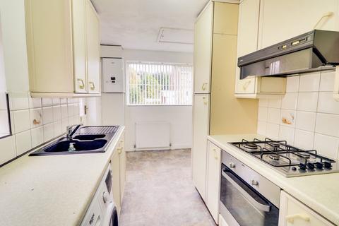 2 bedroom bungalow for sale, Abbeydale Oval, Leeds, West Yorkshire, LS5