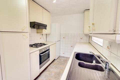 2 bedroom bungalow for sale, Abbeydale Oval, Leeds, West Yorkshire, LS5