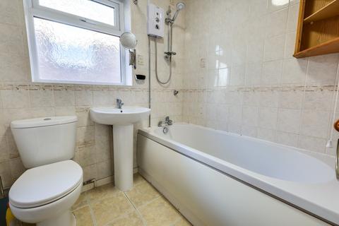 25 Abbeydale Oval, Leeds, LS5 3RF
