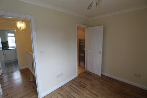 2 bedroom maisonette to rent, Ruislip, HA4