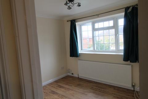 2 bedroom maisonette to rent, Ruislip, HA4