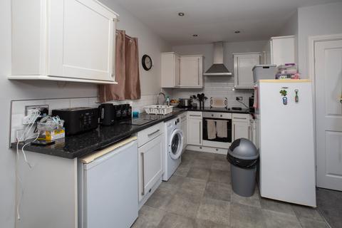 2 bedroom flat for sale, Halifax Road, Liversedge WF15