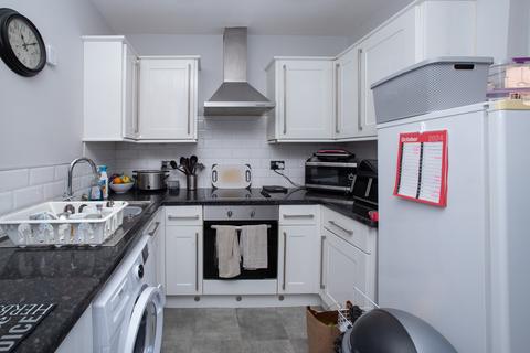 2 bedroom flat for sale, Halifax Road, Liversedge WF15