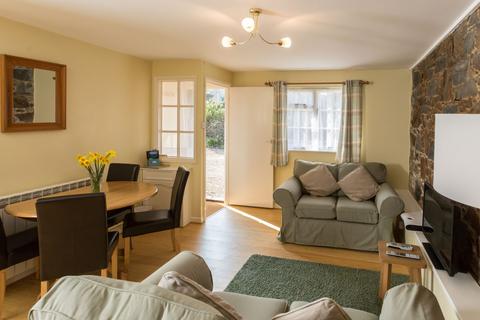 2 bedroom property to rent, Les Traudes, St Martin's, Guernsey, GY4