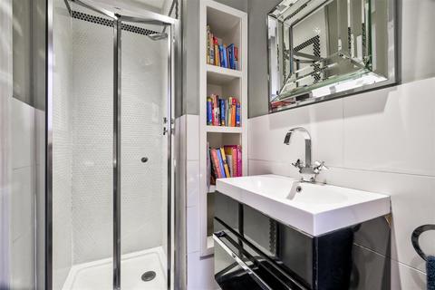 97 New Wanstead, London, E11 2SA