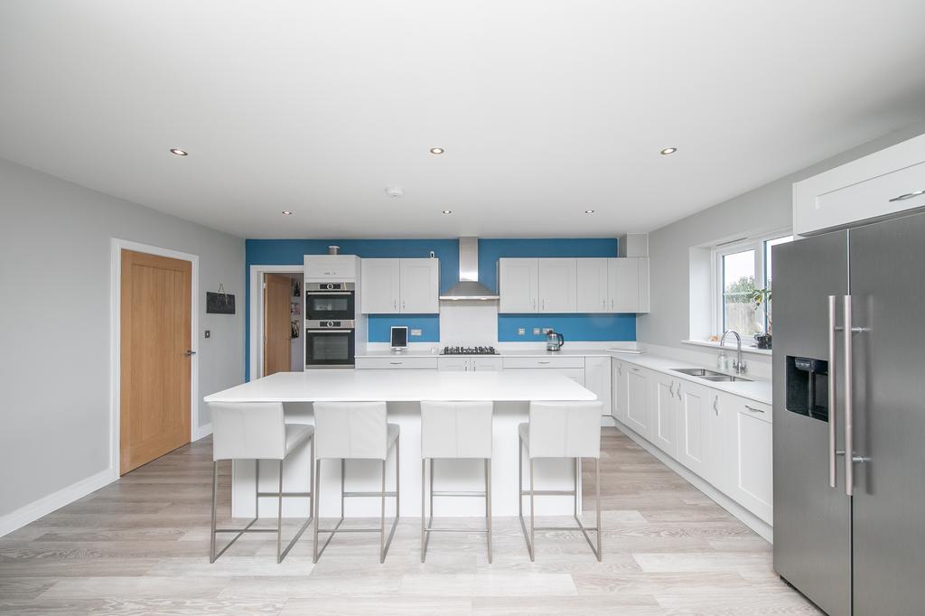 Kitchen/Breakfast/Snug