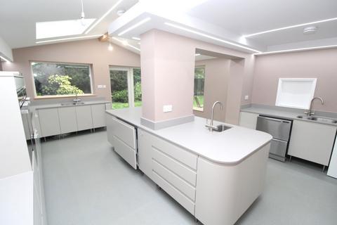 48 Burnham Drive, Whetstone, Leicester, LE8 6HY