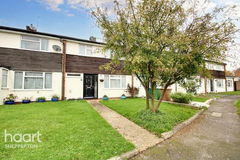 3 bedroom terraced house for sale, Gordon Road, Shepperton