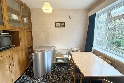 28 Jervis Crescent, Sutton Coldfield, B74 4PW