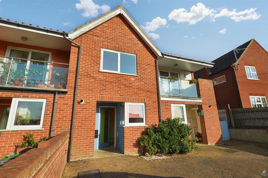 Bridge Terrace, Cromer 2 bed terraced house - £225,000
