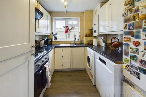 3 bedroom property for sale, Rhodes Way, Crawley RH10