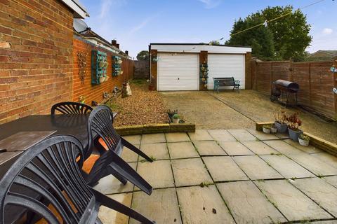 3 bedroom property for sale, Rhodes Way, Crawley RH10