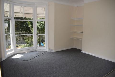 Studio to rent, Russell Square, Brighton, BN1 2EE