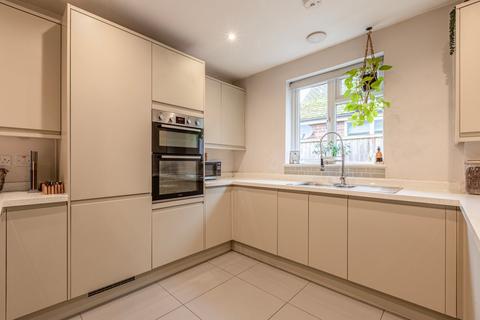 49 Rectory Lane, Byfleet, West Byfleet, KT14 7LR