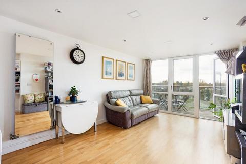 2 bedroom apartment for sale, High Street, Brentford TW8