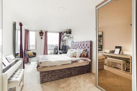 2 bedroom apartment for sale, High Street, Brentford TW8