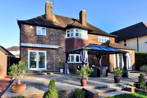 4 bedroom detached house for sale, Kingsmead Avenue, Worcester Park, KT4