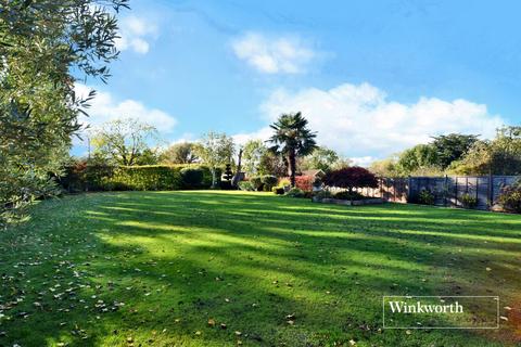 4 bedroom detached house for sale, Kingsmead Avenue, Worcester Park, KT4