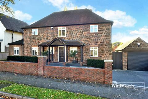 4 bedroom detached house for sale, Kingsmead Avenue, Worcester Park, KT4