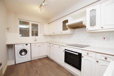 2 bedroom flat to rent, Bath Road, Swindon SN1