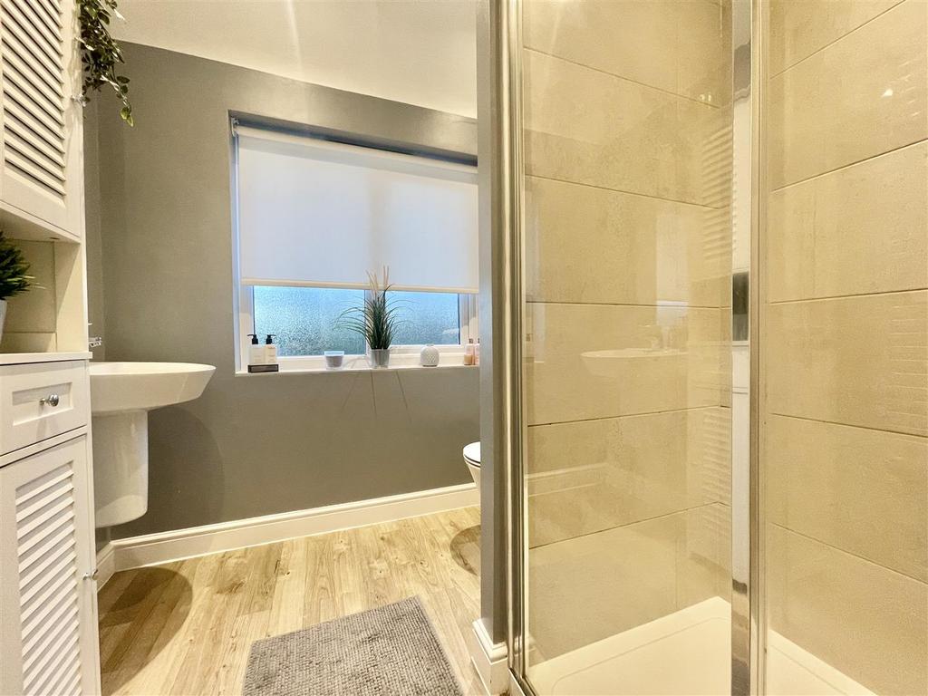 En Suite Shower Room