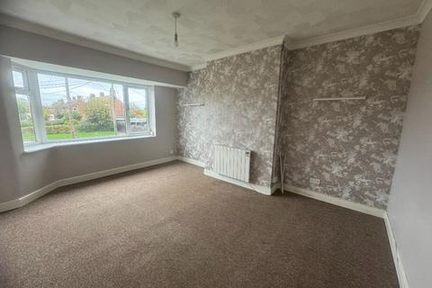 2 bedroom flat to rent, Walton Highway, Wisbech