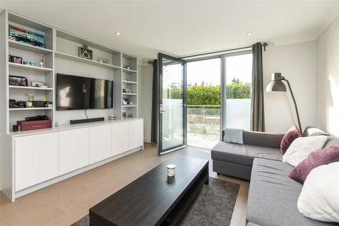 1 bedroom flat for sale, Flat 4 Coleman Court, 2 Hope Close, London, NW4 1AY